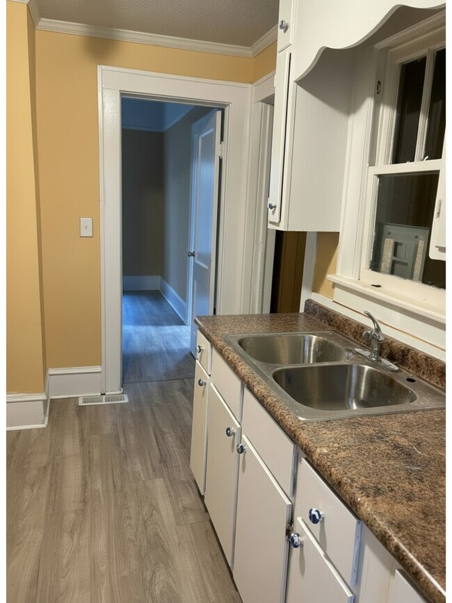 Building Photo - 1013 Edna Pl