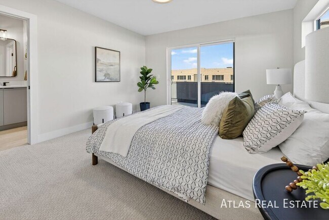 Building Photo - 830 Cherry St