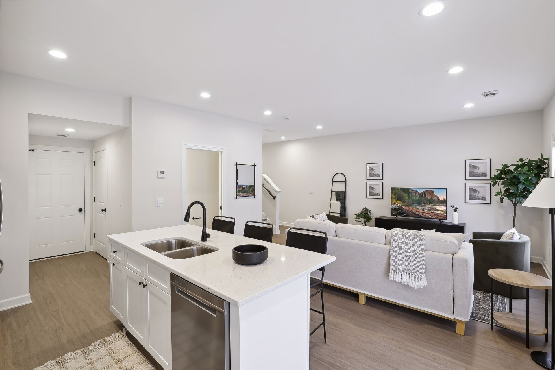 Building Photo - 600 Franklin St