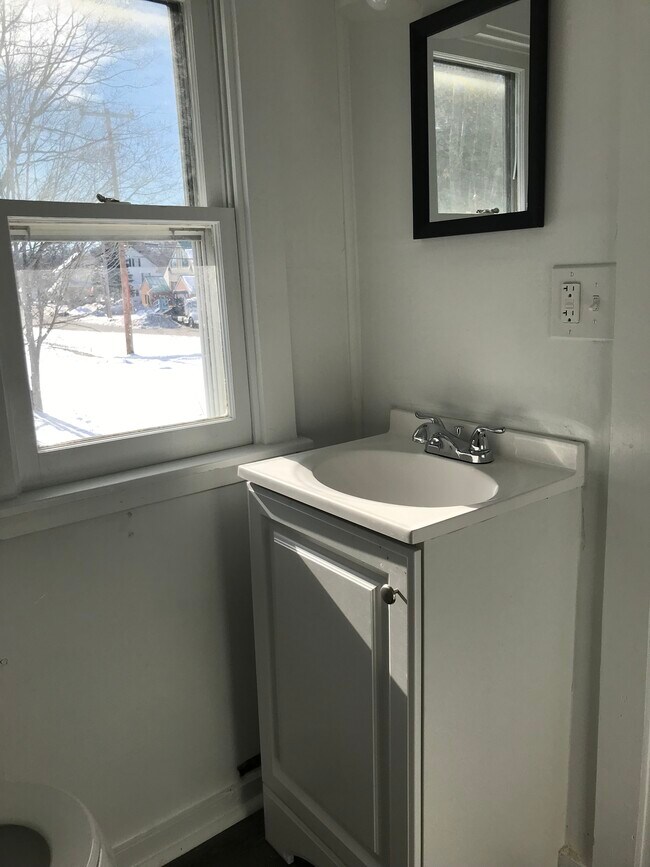 5 Electric Ave 5 Electric Ave Rochester NH 03839 Apartment Finder