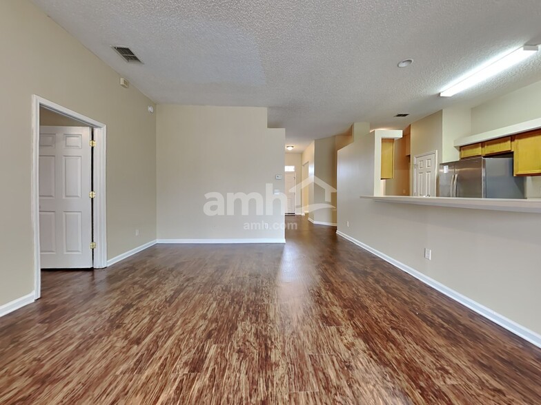 Building Photo - 5631 Ortega Park Blvd