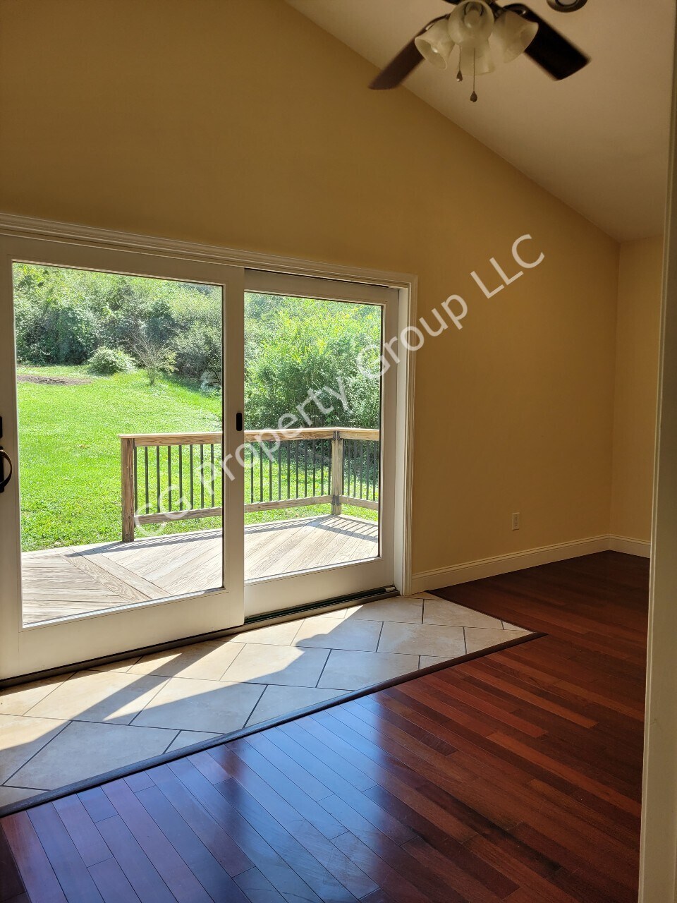 Master Bedroom - 1417 S Eastman Rd