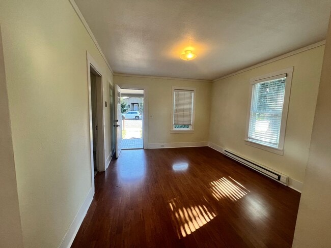 Building Photo - Charming Home near Downtown Ellensburg!