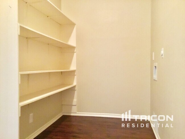Building Photo - 8035 Dove Trail Dr