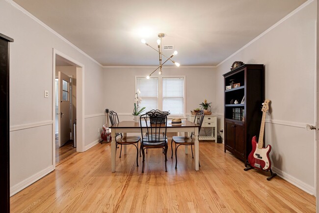 Building Photo - Updated 2 Bed 1 Bath in NW OKC