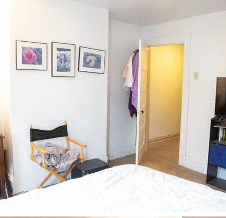 Building Photo - 4637 Plummer St