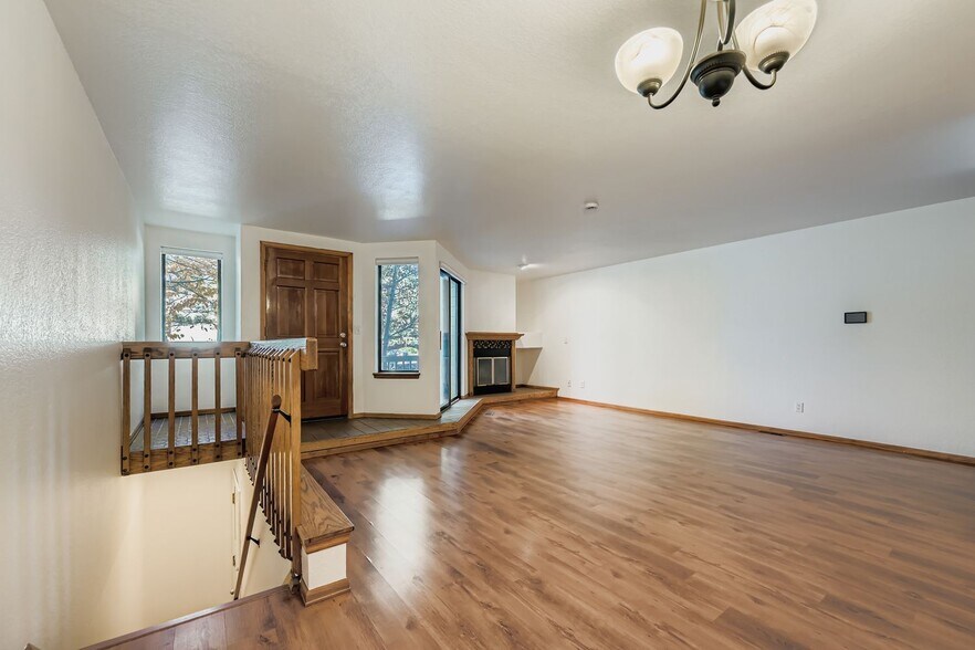 Building Photo - 5056 Buckingham Rd