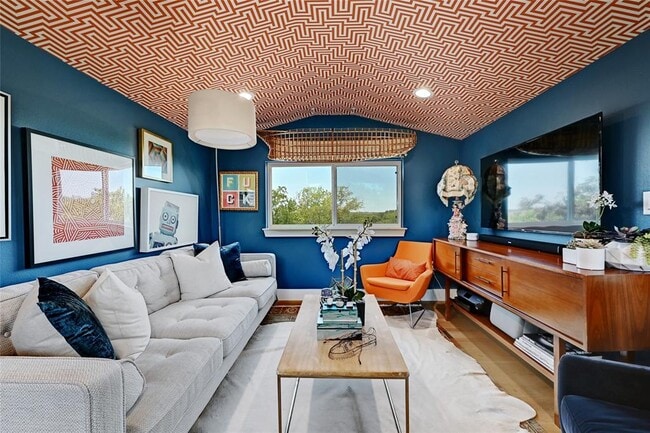 Building Photo - 2909 Kuhlman Ave