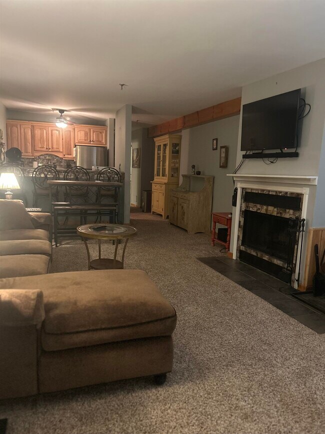 Building Photo - 145 Main St