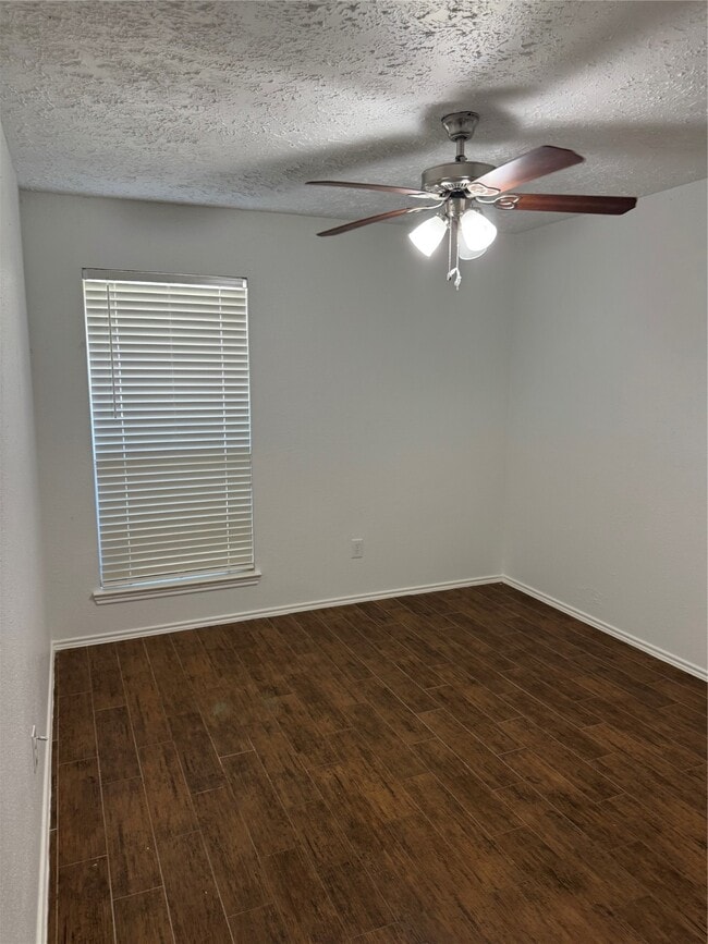 Building Photo - 19927 Windy Nook Dr