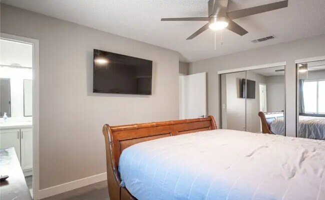 Building Photo - 3095 S Quantana Way