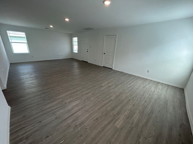 Building Photo - 3BD/2BA with Washer/Dryer Included – Fenced Yard, Garage & Community Pool!