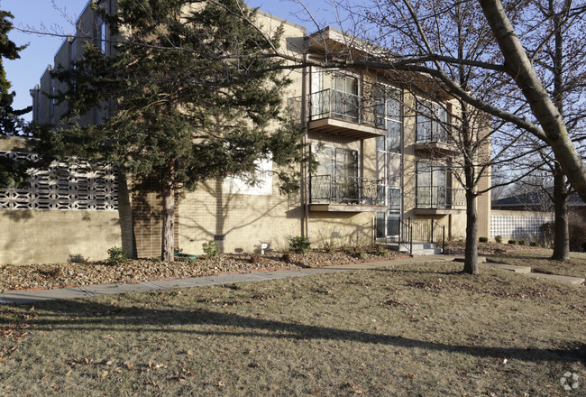Building Photo - Glenwood Garden Apartments