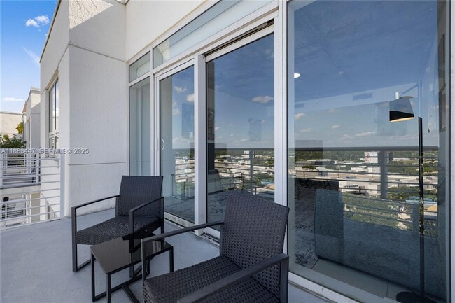 Building Photo - 3250 NE 1st Ave