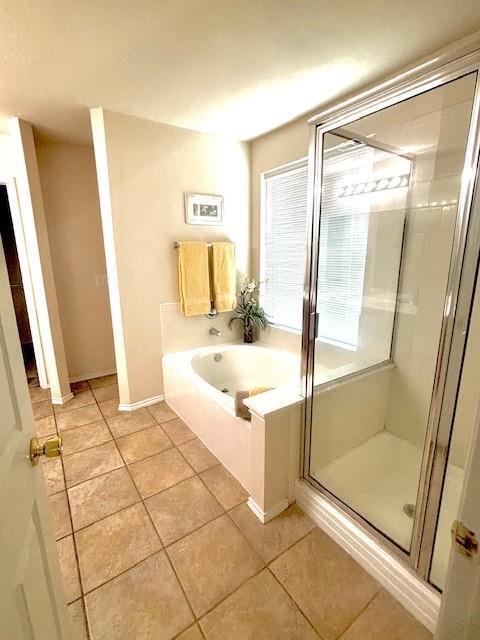 Building Photo - Plank Floors & Modern Comforts!" "Corner Fireplace, Split Bedrooms & a Master Retreat You’ll Love!"