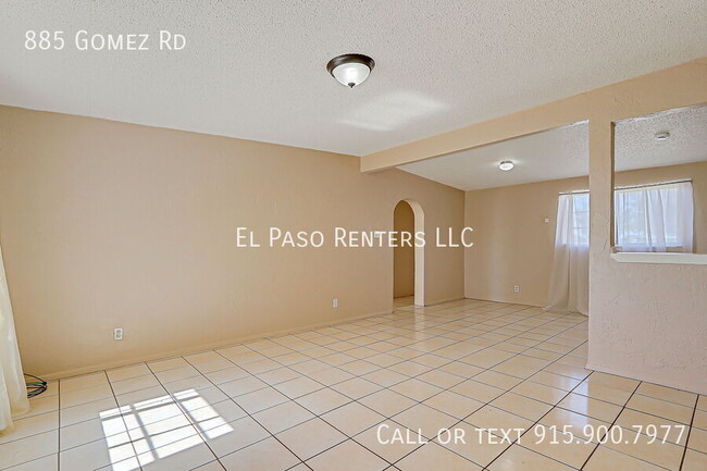 Building Photo - 885 Gomez Rd