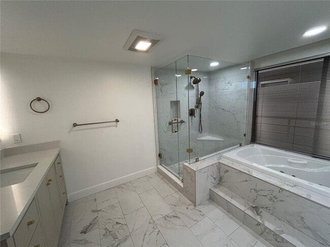 Building Photo - 6260 Kipps Colony Ct S