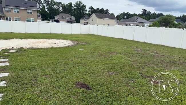 Building Photo - 709 English Oak Dr