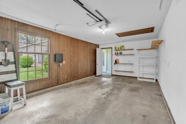 Building Photo - 7320 Wrangler Trail