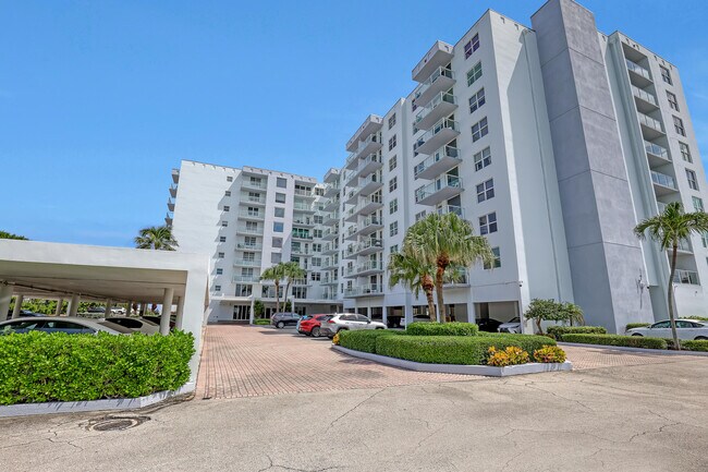Building Photo - 3450 S Ocean Blvd