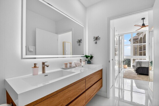 Building Photo - 550 Okeechobee Blvd