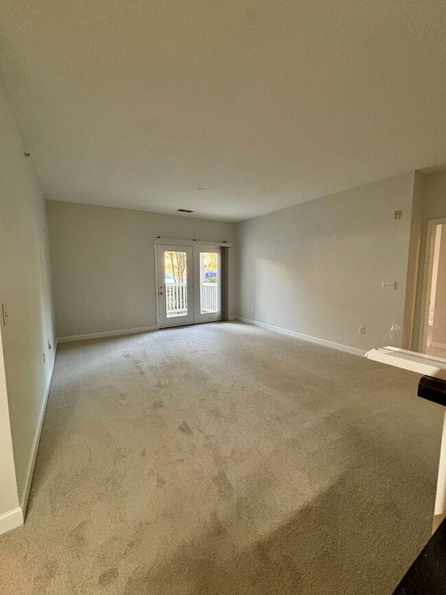 Building Photo - 2BR/2BA Condo; 2nd FULL MONTH OF RENT FREE