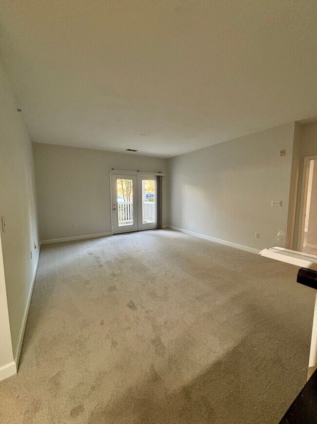 Building Photo - 2BR/2BA Condo