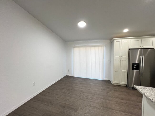 Building Photo - AWESOME 3 BD/2BA Home in Ocklawaha!! Available now!!