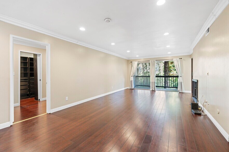 Building Photo - 3113 Raintree Cir