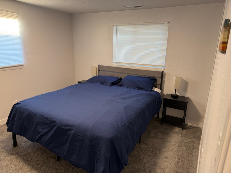 Building Photo - 800 W 10th St