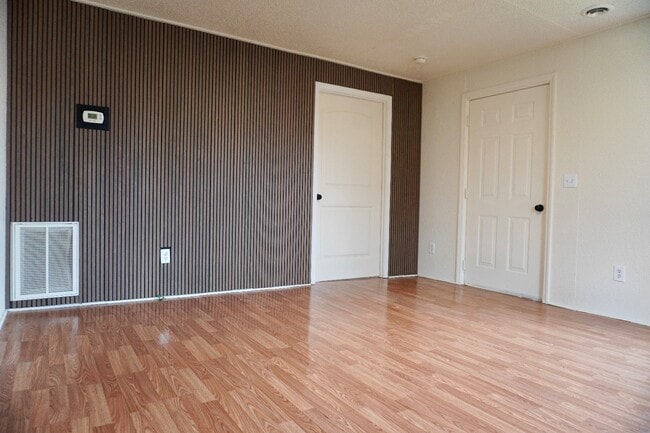 Building Photo - 405 W Main St