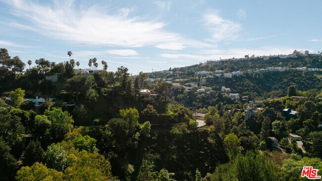 Building Photo - 2651 Nichols Canyon Rd