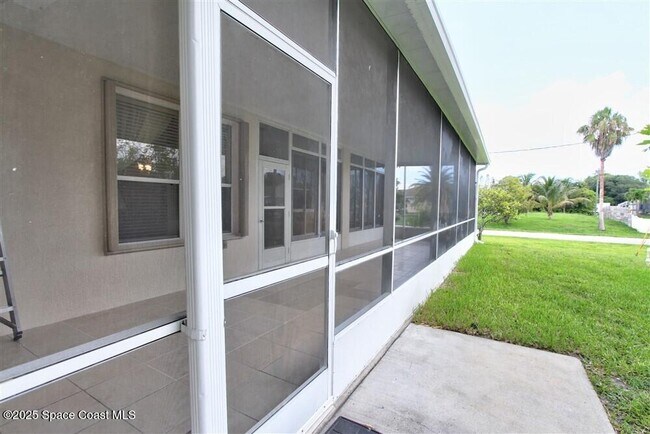 Building Photo - 467 Sauders Rd SE
