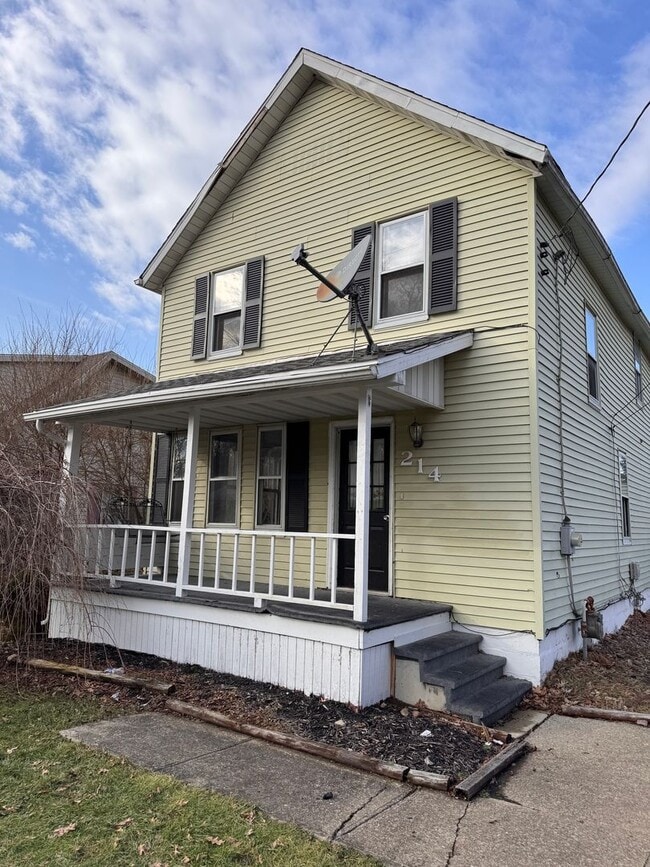 Building Photo - 214 Bentley Ave