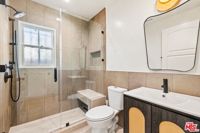 Building Photo - 200 S Formosa Ave