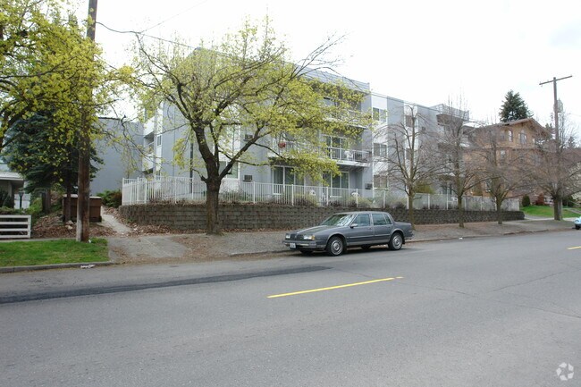 Building Photo - 1917 W Riverside Ave