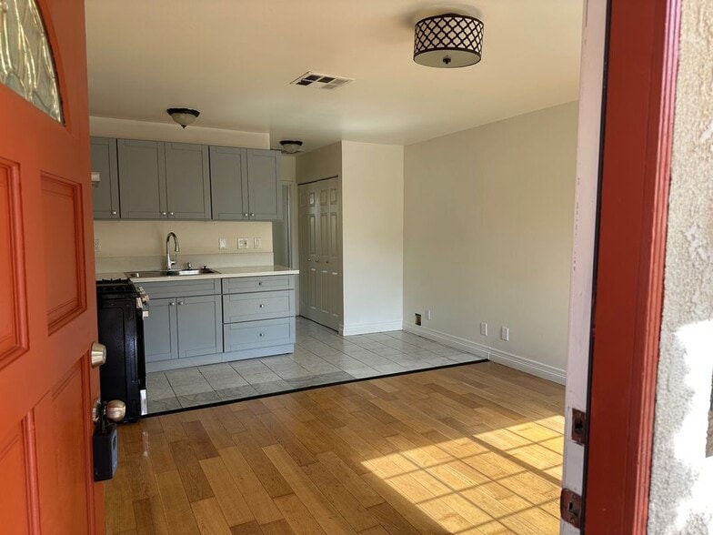 Primary Photo - 2406 Florencita Dr W