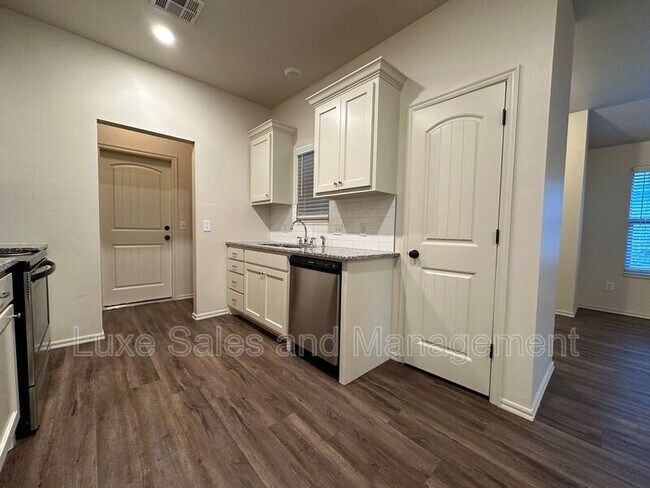 Building Photo - 412 Chalk Hill Ct