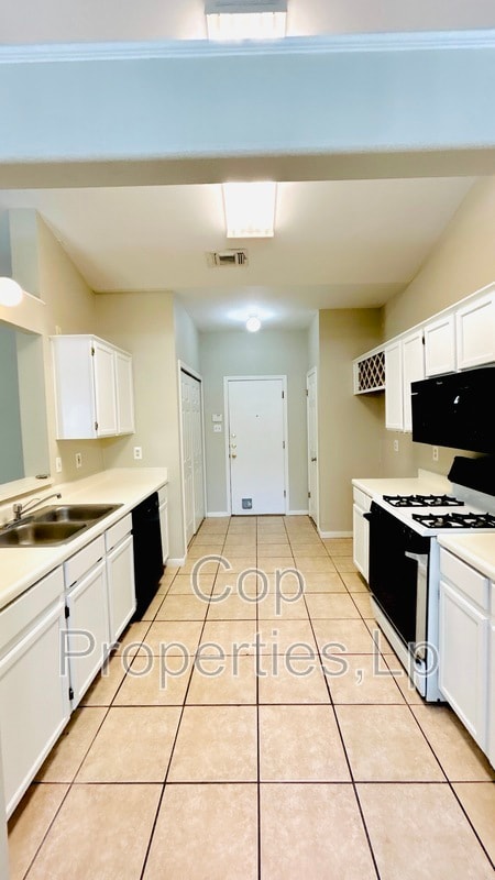 Building Photo - 6362 Parkland Oaks Dr