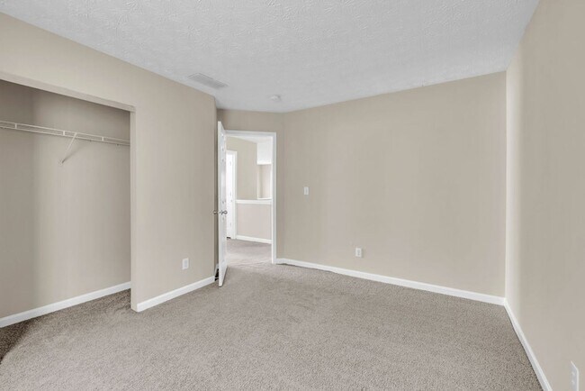 Building Photo - 2888 Brookford Ln SW
