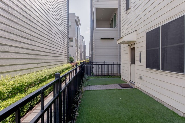 Building Photo - 2726 Eado Edge Ct