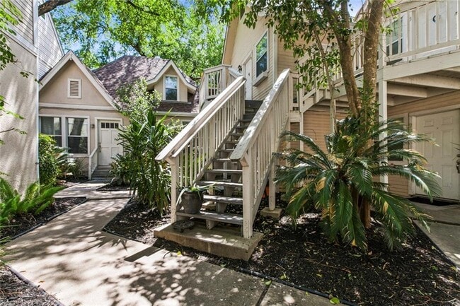 Primary Photo - 1110 W 22nd St