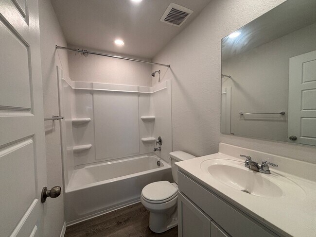 Building Photo - 2024 3-bed 2-bath home in Converse