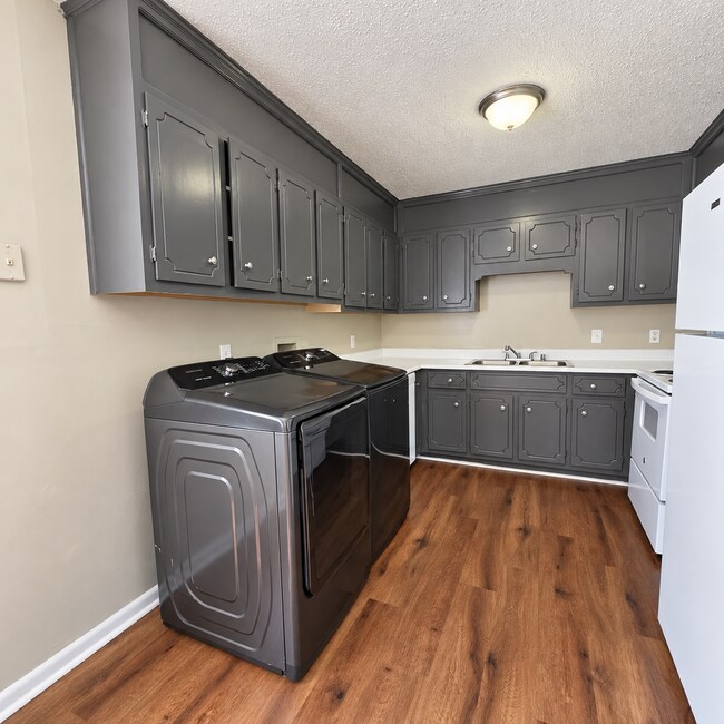 Building Photo - 3721 Valleydale Rd NW