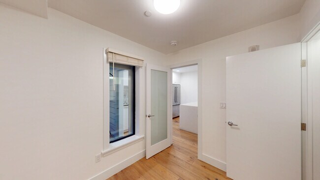 Building Photo - 455 14th St