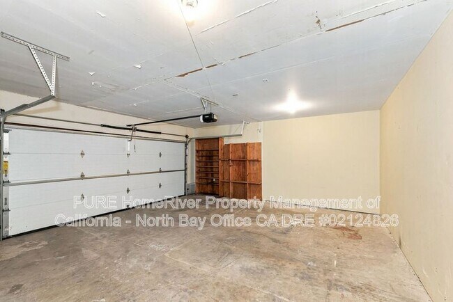 Building Photo - 5925 Montecito Blvd