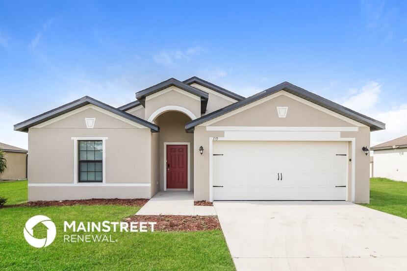 Building Photo - 719 Center Lake St