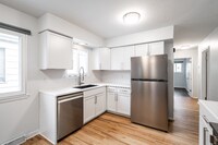 Building Photo - 638 S 66th St