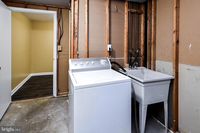 Building Photo - 7002 Cipriano Woods Ct