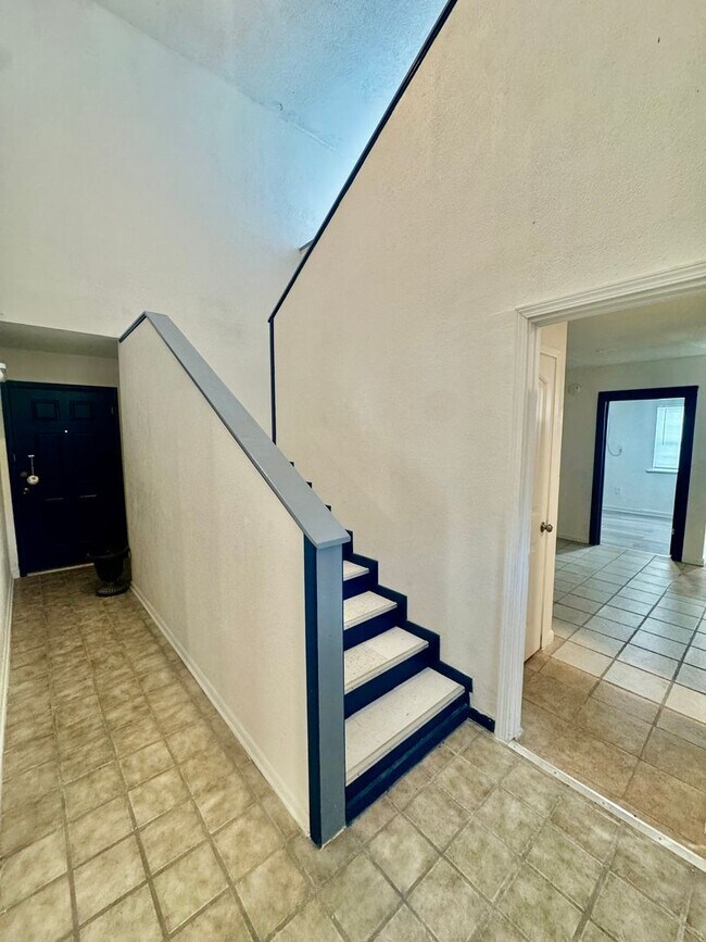 Building Photo - Spacious 4 Bedroom / 3 Bath Home for Rent – Westside Corpus Christi (Section 8 Welcomed)